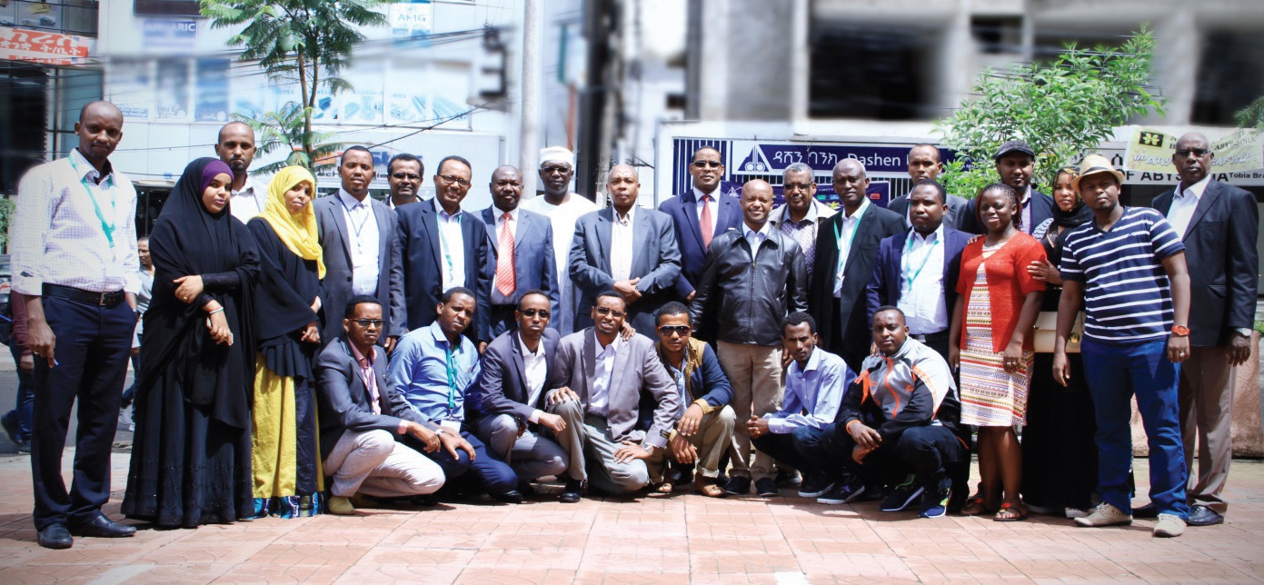 © 2016 AU-IBAR. Group photo of Cross-border meeting participants.