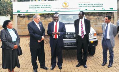 © 2015 AU-IBAR. H.E. Prof Fred Segor, PS, making remarks after receiving the keys from Prof El-Sawalhy